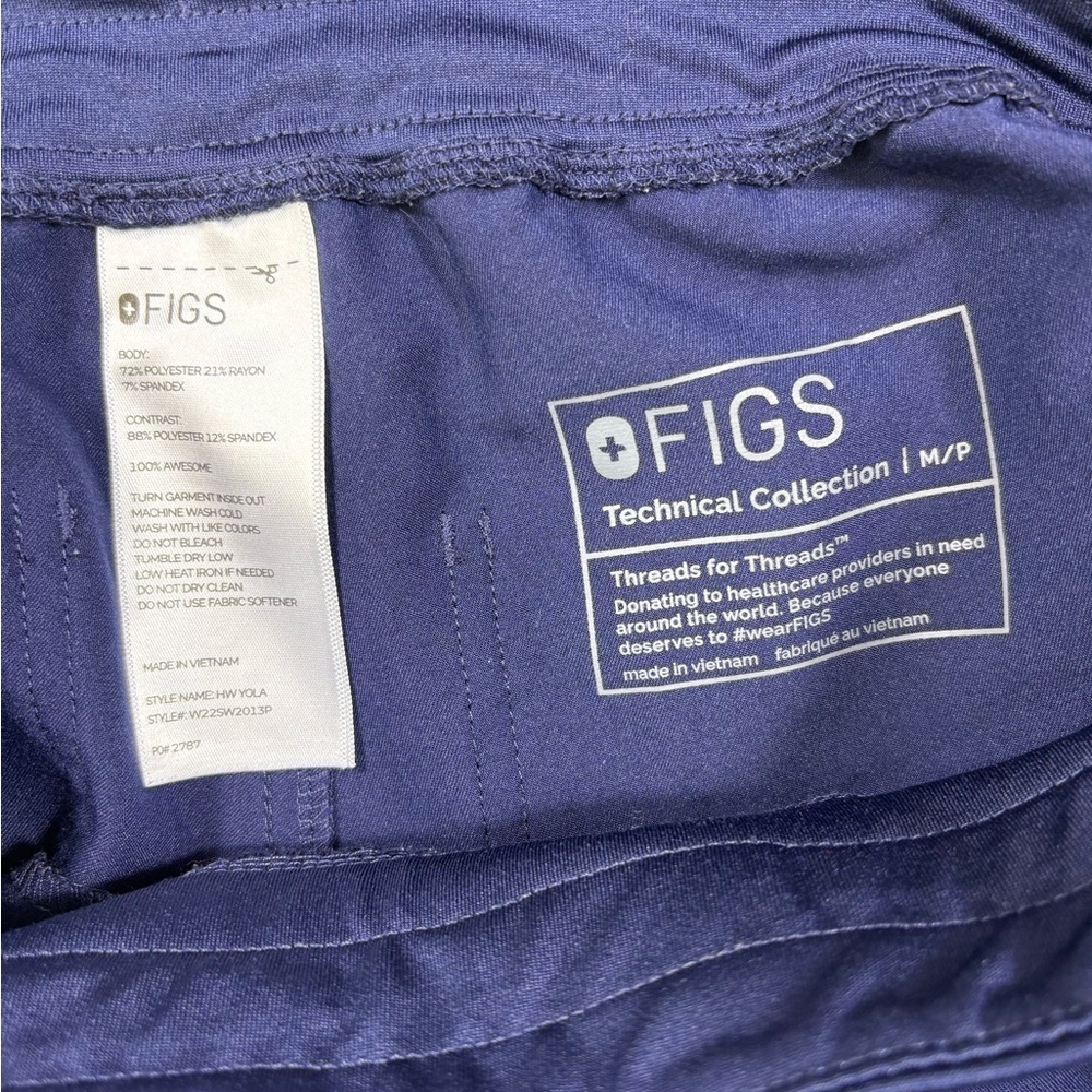 FIGS High Waisted Yola Scrub Pants in Navy | Size M/P - Picture 9 of 9